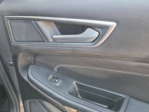 Used 2024 Ford Edge Titanium image 26