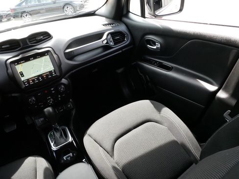 Used 2022 Jeep Renegade Altitude w/ Convenience Group AWD/4WD image 11