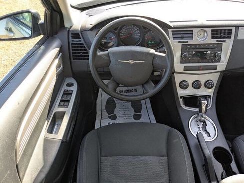 Used 2010 Chrysler Sebring Touring image 27