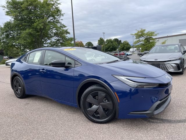 Used 2024 Toyota Prius LE FWD image 1