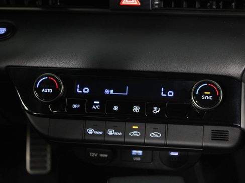 Certified 2025 Hyundai Elantra Sport image 20