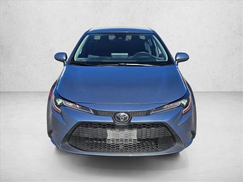 Used 2022 Toyota Corolla LE image 2