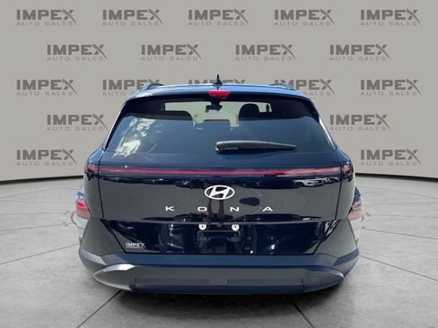 Used 2025 Hyundai Kona SEL FWD image 4