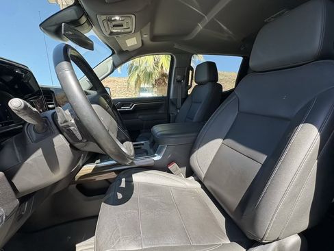 Used 2024 Chevrolet Silverado 1500 LT Trail Boss w/ Convenience Package II AWD/4WD image 9