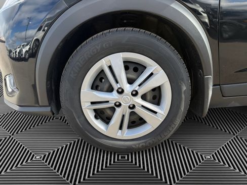 Used 2021 Nissan Kicks S image 10