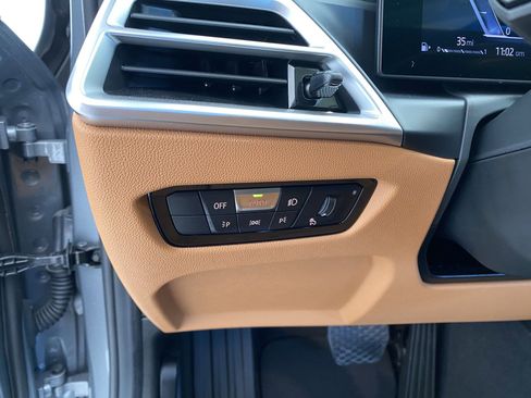 Used 2025 BMW 330i xDrive Sedan w/ Convenience Package image 18