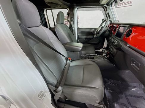Used 2023 Jeep Gladiator Sport AWD/4WD image 31