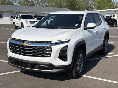 New 2026 Chevrolet Equinox LT FWD image 10