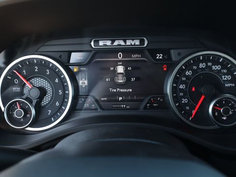 New 2026 RAM 1500 4x4 Crew Cab image 4