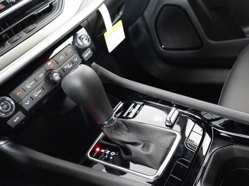 New 2026 Jeep Compass Limited image 24