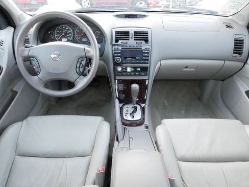 Used 2003 Nissan Maxima GLE image 10