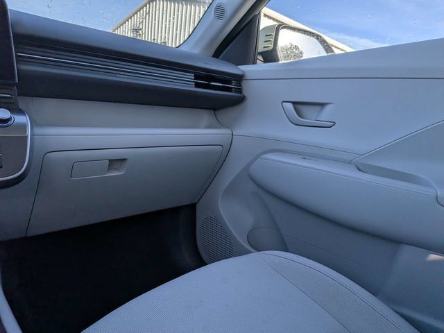 Used 2025 Hyundai Kona SEL FWD image 17