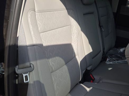 Used 2023 Toyota Tundra Limited AWD/4WD image 9