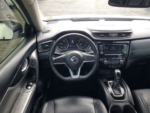 Used 2019 Nissan Rogue SL w/ Premium Package image 29
