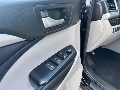 Used 2015 Toyota Highlander XLE AWD/4WD image 21