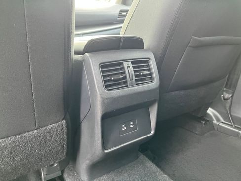 Used 2025 Nissan Rogue SV image 25