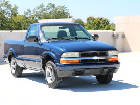 Used 2003 Chevrolet S10 Pickup LS RWD image 24