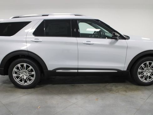 New 2026 Ford Explorer Platinum RWD image 10