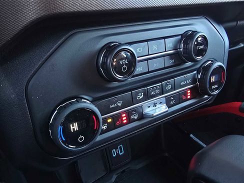 Used 2023 Ford Bronco Heritage Edition image 29