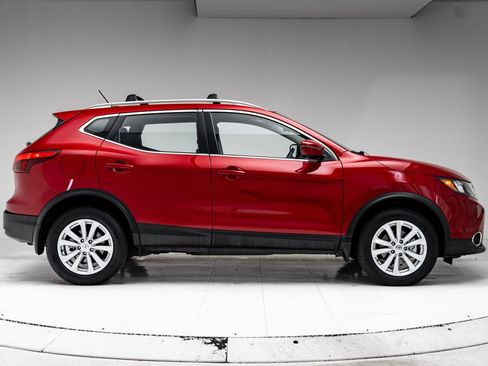 Used 2017 Nissan Rogue Sport SV w/ SV Premium Package AWD/4WD image 32