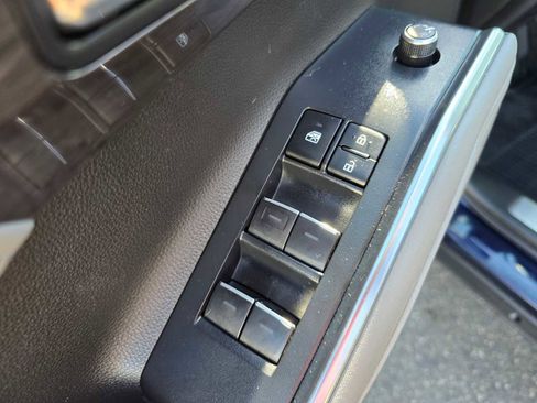 Certified 2022 Toyota Highlander Platinum image 24