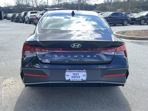 New 2026 Hyundai Elantra SE image 6