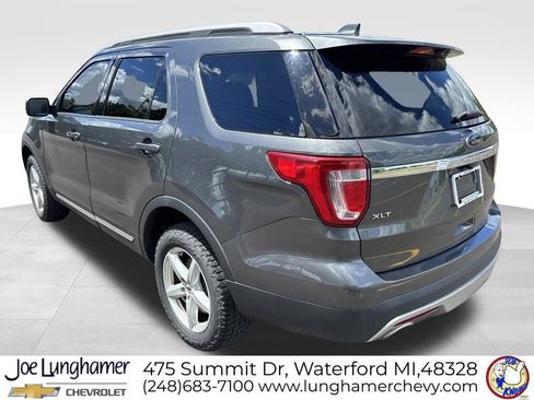 Used 2017 Ford Explorer XLT w/ Equipment Group 202A AWD/4WD image 6