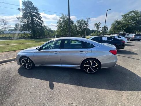 Used 2022 Honda Accord Sport image 6