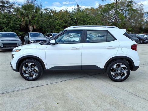 New 2026 Hyundai Venue SEL image 3