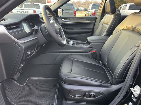 New 2025 Jeep Grand Cherokee Limited image 5