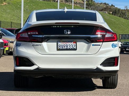 Certified 2021 Honda Clarity Plug-In Hybrid image 6