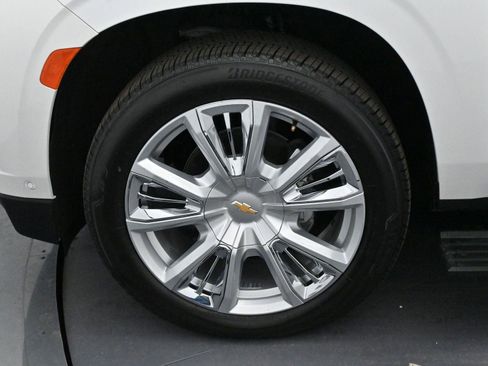 Used 2024 Chevrolet Suburban High Country w/ Advanced Technology Package image 45