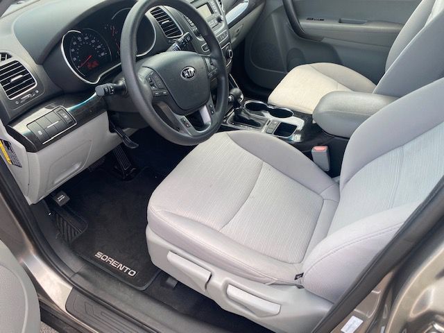 Used 2014 Kia Sorento LX FWD image 9