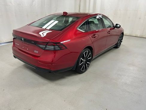 Used 2024 Honda Accord Touring image 4