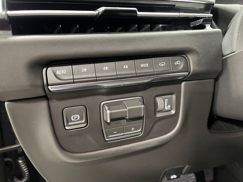 Used 2026 Cadillac Escalade Platinum Sport w/ LPO, ONYX Package AWD/4WD image 19