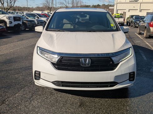 Used 2023 Honda Odyssey Touring image 3