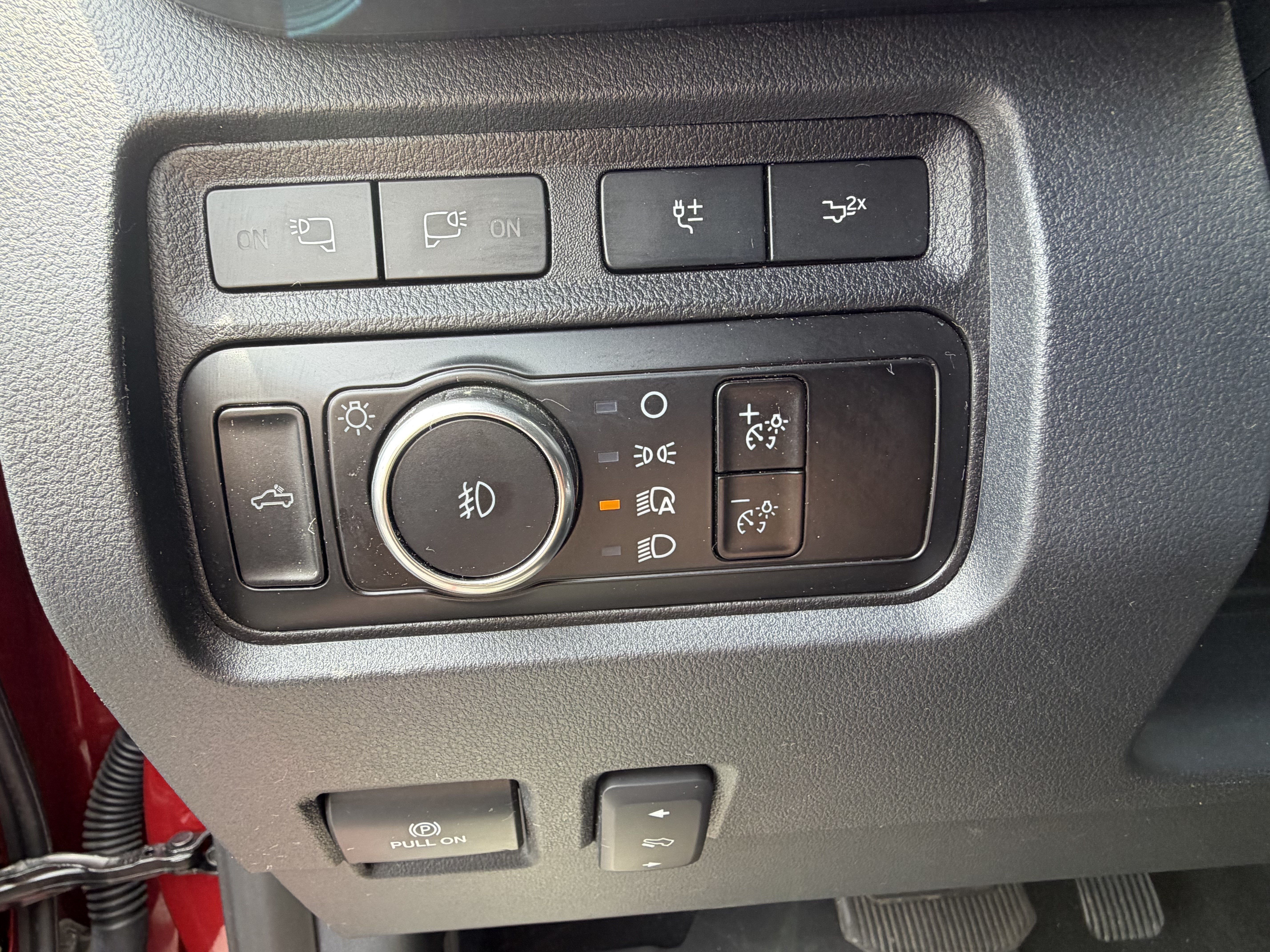 Used 2023 Ford F250 Lariat w/ Lariat Ultimate Package AWD/4WD image 14
