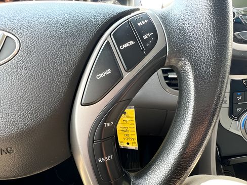 Used 2013 Hyundai Elantra GLS FWD image 22