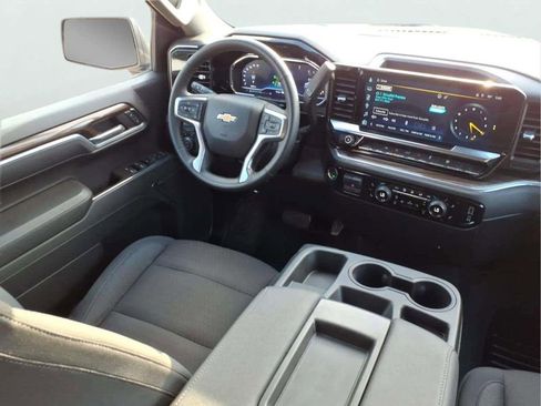 Used 2025 Chevrolet Silverado 1500 LT AWD/4WD image 10