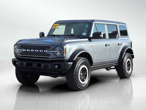 Used 2023 Ford Bronco Badlands image 8