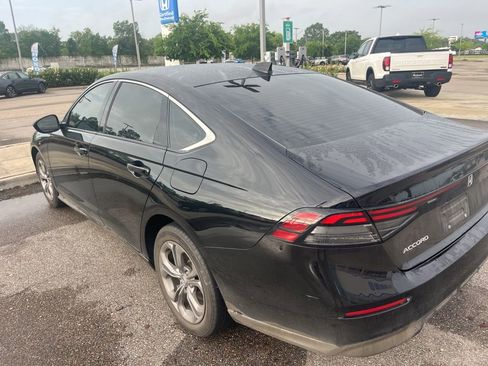 Certified 2023 Honda Accord EX image 5