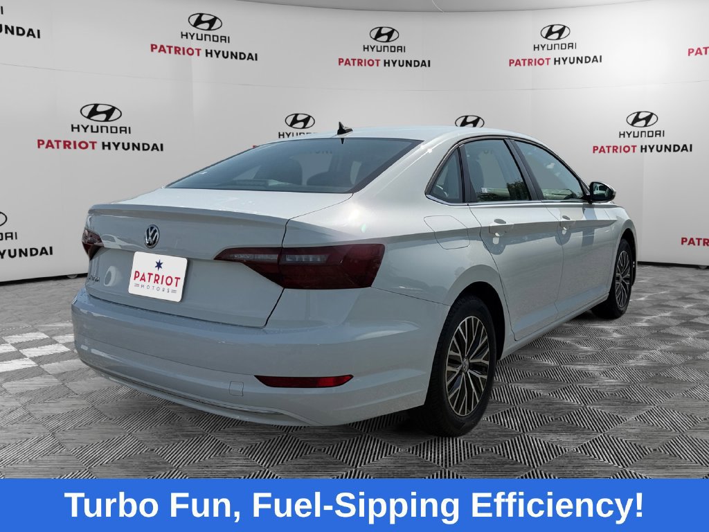 Used 2020 Volkswagen Jetta SE FWD image 3