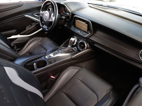Used 2017 Chevrolet Camaro SS image 21