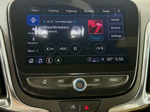 Used 2023 Chevrolet Equinox Premier image 15