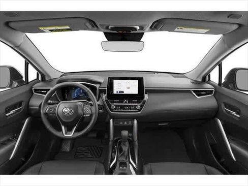 Used 2025 Toyota Corolla Cross XLE image 8