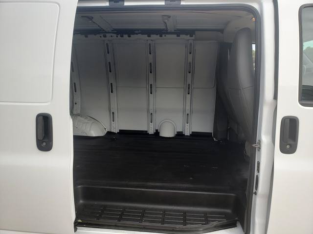 Used 2018 Chevrolet Express 2500 w/ Driver Convenience Package RWD image 14