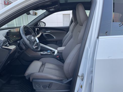 Certified 2025 Audi Q5 Premium Plus w/ Premium Plus AWD/4WD image 7