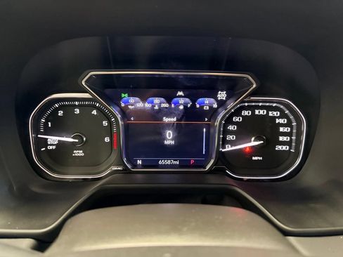 Used 2021 GMC Yukon AT4 w/ Technology Package AWD/4WD image 17