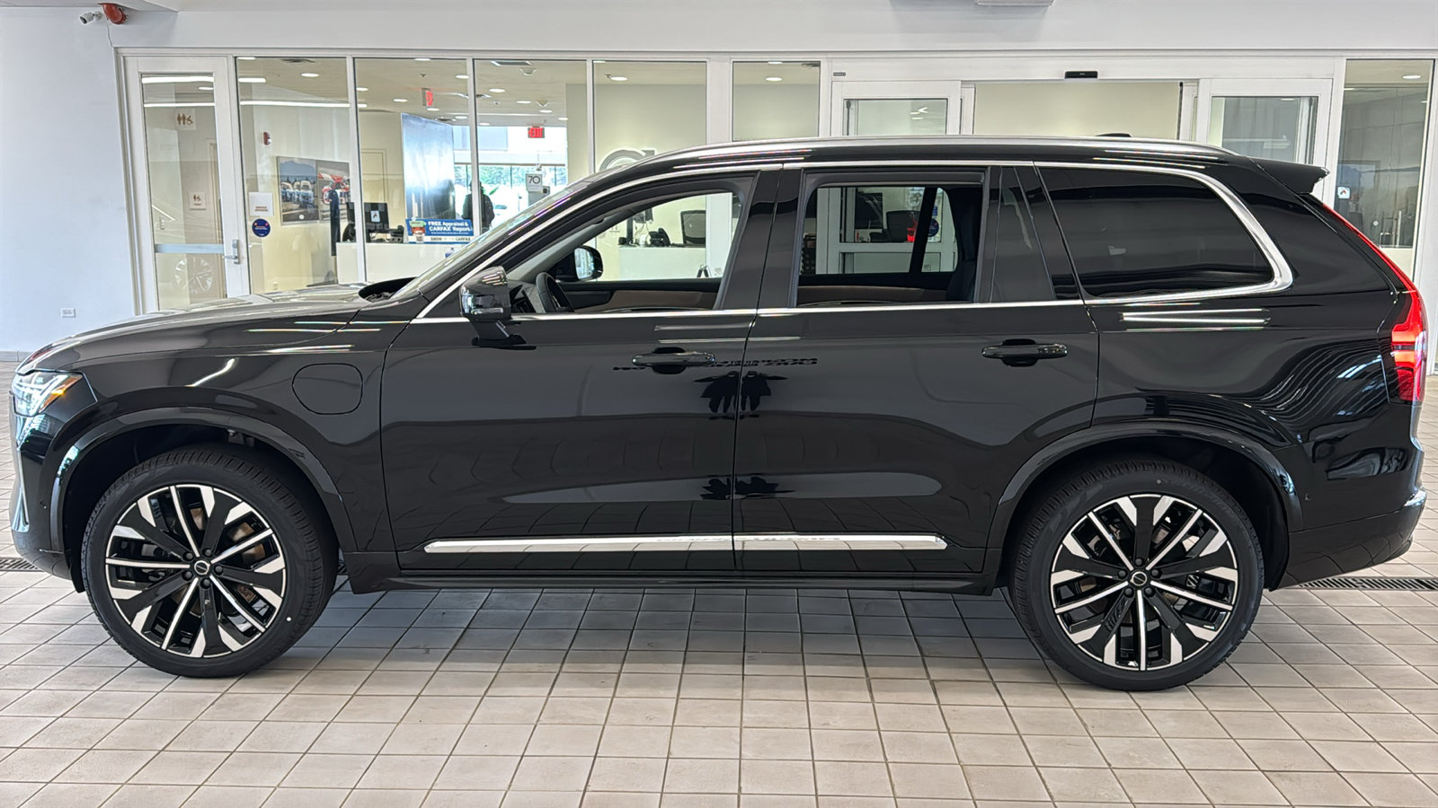 New 2026 Volvo XC90 T8 Plus w/ Protection Package AWD/4WD image 8