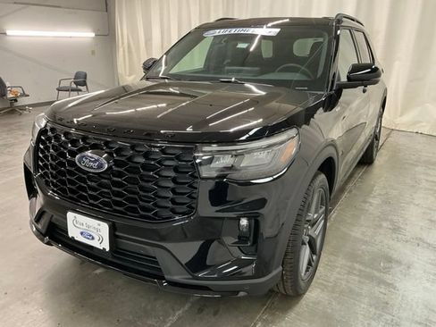 New 2026 Ford Explorer ST-Line w/ ST-Line Street Pack AWD/4WD image 10